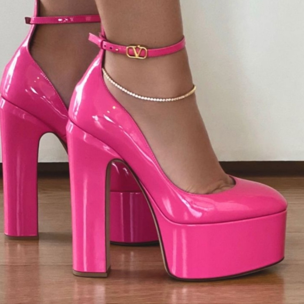 Miss Lola Barbie Hot Pink platform heels 7.5 sz